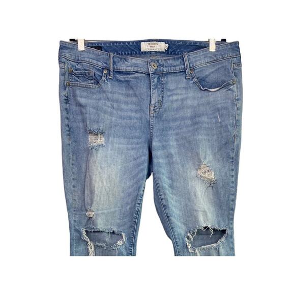 Torrid Super Distressed Boyfriend Ripped Skinny Crop Jeans 18 Blue Medium Wash - Picture 2 of 15